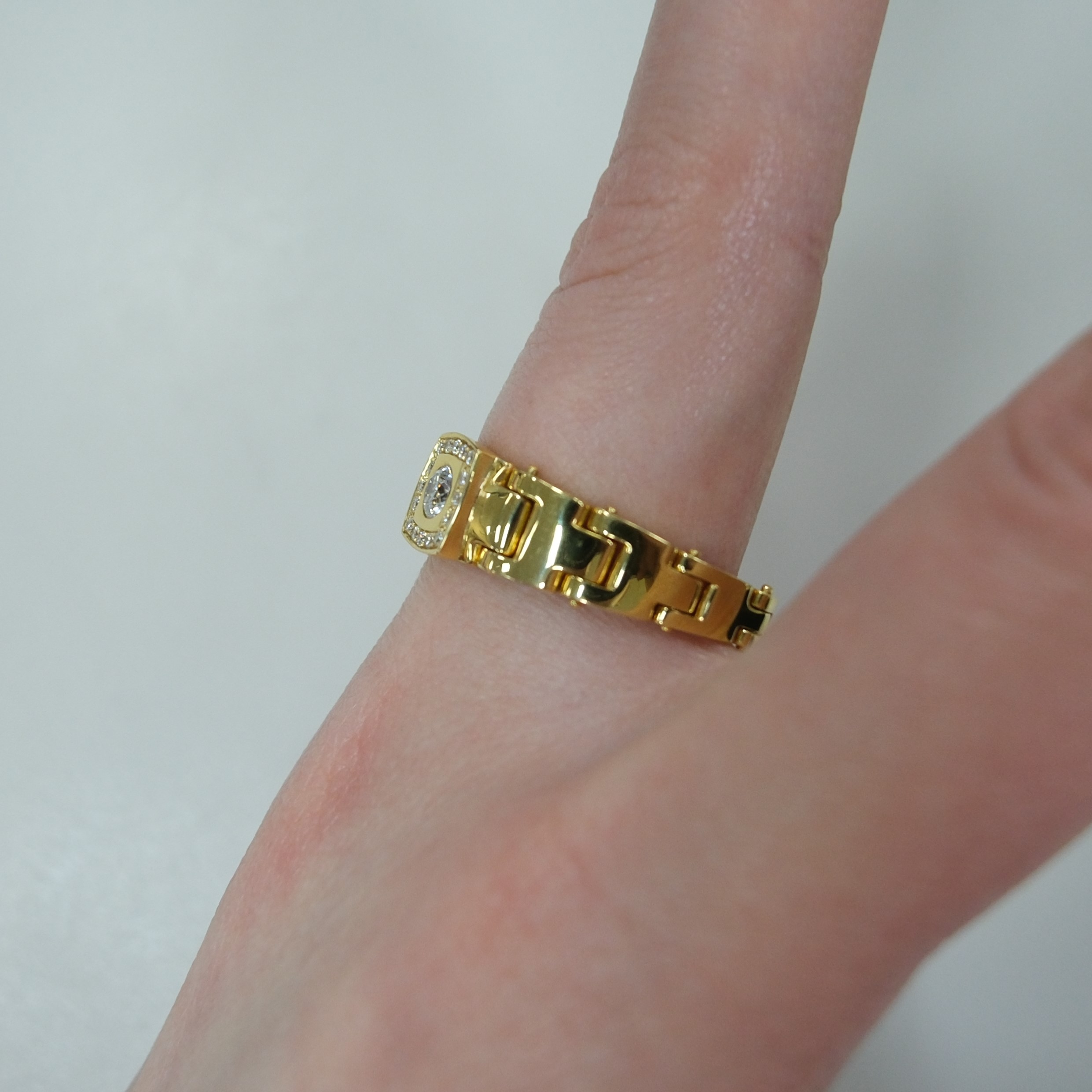 Кольцо из желтого золота с бриллиантами